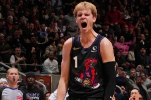 得分全場最高！猛龍球員迪克三節(jié)13中8砍22分6板！