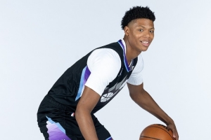 表現(xiàn)穩(wěn)定！5號秀貝利上半場5投3中拿到9分3籃板2搶斷