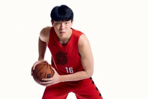 媒體人：楊瀚森把所有的技能全部展現 和第一場的表現天差地別