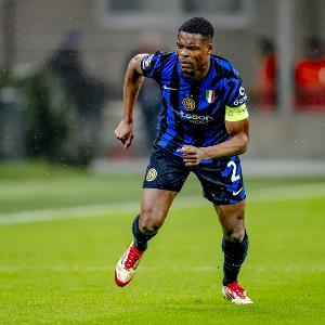 對陣克雷莫內(nèi)塞被換下，鄧弗里斯：沒有球員想下場，我想盡我所能