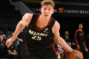 上場送10次助攻！阿德巴約：亞庫喬尼斯有潛力成為頂級傳球手