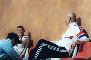 ??三代中場大師的聚會！阿寬社媒更新與齊達內(nèi)、哈維合體拍廣告