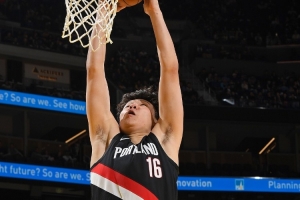 拓記：球隊(duì)今夏想要立刻變強(qiáng)但楊瀚森顯然需要時(shí)間培養(yǎng) 有點(diǎn)矛盾