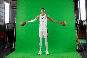 未來和現(xiàn)在我都要！文班大秀進攻半場砍下22分7板3助 正負值+13！