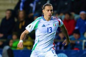 卡拉菲奧里在意大利踢左中衛(wèi)，熱區(qū)遍布前中后，對抗防守傳球兼顧