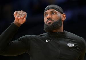 大范調侃：詹姆斯7-8年前就該退役了 我執(zhí)教時每年都建議他退役