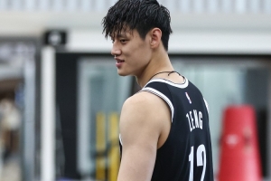 曾凡博還沒上場(chǎng)！媒體人：NBA到處是人情世故 怎么就在中國拎不清