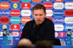 不搞科研！圖片報：德國下場陣容不變，納帥1年多來首次延續(xù)首發(fā)