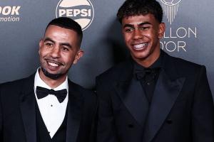 記者：亞馬爾父親不滿巴薩未給亞馬爾金球獎(jiǎng)造勢，更衣室感到反感