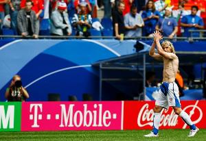 出線關(guān)鍵戰(zhàn)負(fù)法羅群島！捷克總經(jīng)理內(nèi)德維德：向球迷致歉，很失望