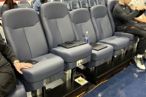 人性化改造！奇才替補席新增可調(diào)節(jié)高度座椅 利于球員放松狀態(tài)