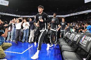 媒體人：曾凡博昨天賽后沒拿行李 據(jù)說會(huì)先回北京解決簽證問題