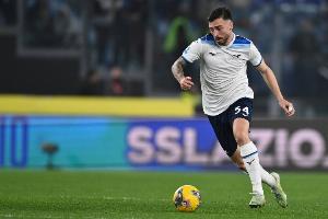 都體：米蘭和國米有意拉齊奧后衛(wèi)吉拉，皇馬有50%二轉(zhuǎn)