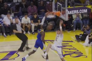 風馳電掣！庫明加防守反擊瞬間暴起左手隔扣拉拉維亞！