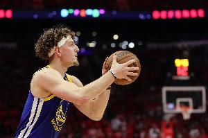 今天打嗨了！波杰姆斯基第三節(jié)8中6&三分4中2砍下14分3助