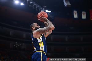 籃協(xié)官方：吉倫沃特因興奮劑違規(guī)被禁賽3個(gè)月 廣東宏遠(yuǎn)被罰3.6萬(wàn)