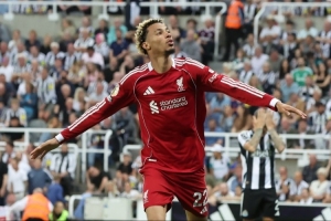 法鷹名宿談?；倏耍豪锲趾灹撕们騿T，法蘭克福獲得了豐厚收入