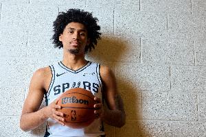 未來可期！馬刺榜眼哈珀8中4&三分1中1貢獻(xiàn)11分 另有8助攻2搶斷