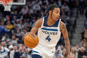 芬奇談迪林厄姆27分9助：他不斷推快節(jié)奏 為隊(duì)友創(chuàng)造簡(jiǎn)單機(jī)會(huì)