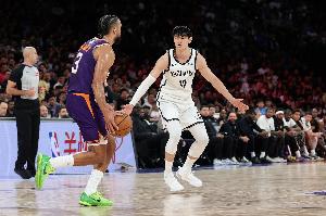 曾凡博：每個(gè)球員都有一個(gè)發(fā)展教練 我們需要配合核心球員