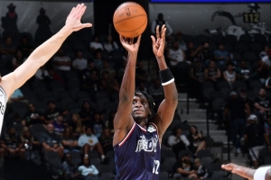 奧拉迪波14投5中&三分4中1得到14分1板1助 正負值-40全隊最低