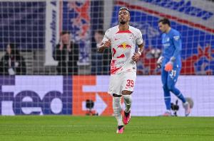 圖片報：為了恢復跟腱，萊比錫邊衛(wèi)亨里希斯步行幾公里去訓練中心