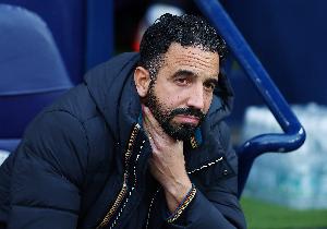 TA：阿莫林執(zhí)教生涯初期就用343陣型，想改變除非他內(nèi)心轉(zhuǎn)變