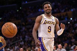 還行！布朗尼替補出戰(zhàn)23分鐘 8投3中得7分3板2助1斷1帽