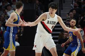 媒體人：楊瀚森的位置感 尤其是防守一端的位置感持續(xù)在進(jìn)步