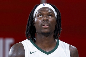 真摯的祝福！祝雄鹿球員克里斯-利文斯頓22歲生日快樂！??