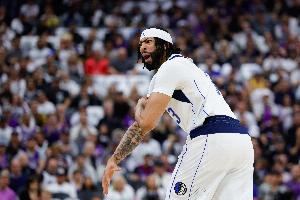 面對(duì)舊主熱熱身！濃眉15中7得18分9板2助1帽