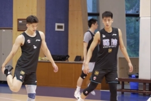 不知道堅(jiān)持的意義 堅(jiān)持會告訴你 福建男籃最新訓(xùn)練來襲