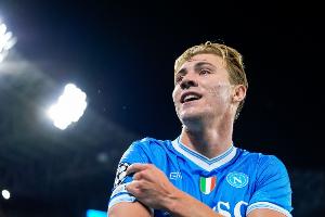 人挪活！霍伊倫本月各項賽事打進6球，與哈蘭德并列五大聯(lián)賽最多