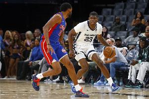 外線不準(zhǔn)！11號(hào)秀科沃德13投5中&三分9中2得到12分3板4助1斷