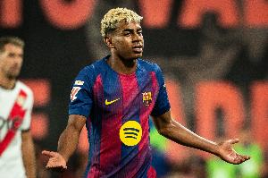 世體記者：亞馬爾暫停簽名球衣，球員正考慮簽名商業(yè)化的提議