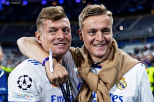 德天空：克羅斯兄弟注冊成為紐卡會(huì)員，俱樂部贈(zèng)送主場球衣