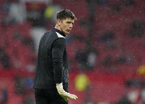 記者：紐卡和33歲門將波普自動(dòng)續(xù)約1年，他的合同將于2027年到期