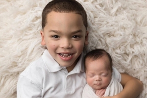 人生贏家！李凱爾更新社媒曬兩個(gè)孩子近照：little Benny ??