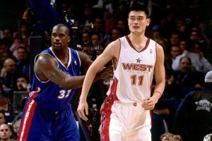 楊毅：奧尼爾的進(jìn)攻摧毀力遠(yuǎn)勝姚明 后者在場(chǎng)上時(shí)就別考慮防守了