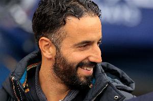 將迎雙紅會(huì)！郵報(bào)：B費(fèi)、卡塞米羅、庫(kù)尼亞和迪亞洛缺席曼聯(lián)合練