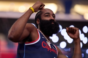 媒體人談哈登有6歲兒子：這刷新了我對(duì)保密的認(rèn)知 他在籃網(wǎng)已當(dāng)?shù)? >
                                        </div>
                                    </div>
                                                                        <div   id=