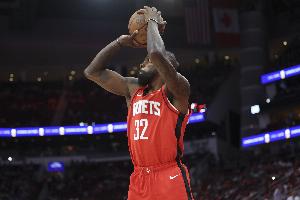 老同志多動動！杰夫-格林半場17分48秒 5中1拿下5分3板1助1斷1帽