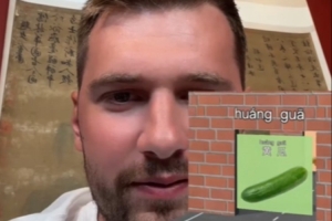 減肥不能只認(rèn)蔬菜吧？肉蛋奶也得安排下 東契奇趣味中文挑戰(zhàn)