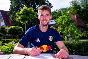 斯塔赫：納帥尚未明確告知他需要我踢6號(hào)位，但這個(gè)位置我也能踢