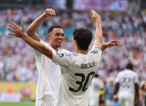 郵報：阿諾德有望下月復(fù)出戰(zhàn)舊主利物浦，獲勝將有助說服皇馬球迷