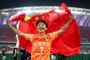 王霜致謝亞足聯：為女足俱樂部創(chuàng)造新平臺，無論是否獲獎都驕傲