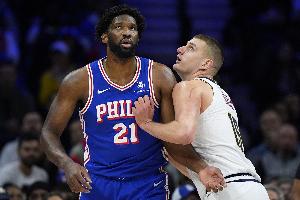 恩……恩基奇？恩比德首秀半場(chǎng)0罰球砍9分5板7助3斷填滿(mǎn)數(shù)據(jù)欄