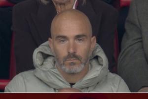 兩邊都不好過！看臺上馬雷斯卡一臉疲憊，森林老板面色鐵青