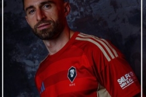 官方：34歲前鋒博里尼加盟英乙索爾福德城，曾效力利物浦、米蘭等