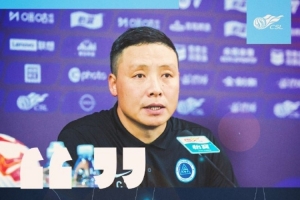 陳濤：這場比賽展現(xiàn)出了球隊的精神面貌，還有永不服輸?shù)木? >
                                        </div>
                                    </div>
                                                                        <div   id=